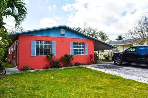 902 Cheyenne St, Jupiter, FL 33458 photo 2