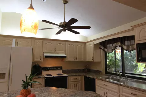 5645 SE Lamay Dr, Stuart, FL 34997 photo 4
