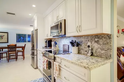 1295 SW Sycamore Ter, Boca Raton, FL 33486 photo 5