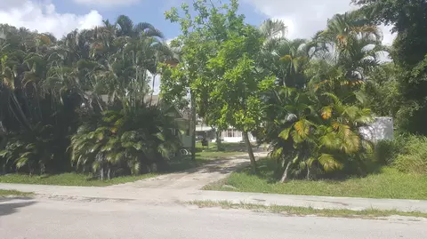 4974 SE Grouper Ave, Stuart, FL 34997 photo 2