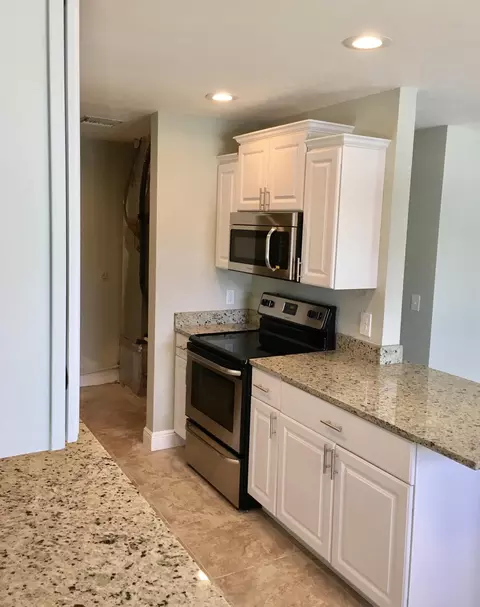207 5th St, Jupiter, FL 33458 photo 4