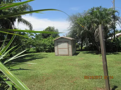 2309 SE Madison St, Stuart, FL 34997 photo 2