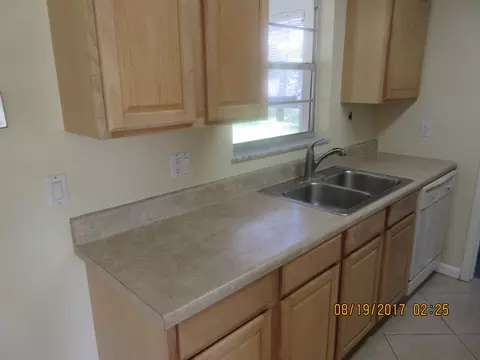 2309 SE Madison St, Stuart, FL 34997 photo 6