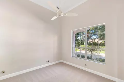 108 Commodore Dr, Jupiter, FL 33477 photo 9