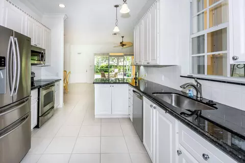 131 Sardinia Cir, Jupiter, FL 33458 photo 8