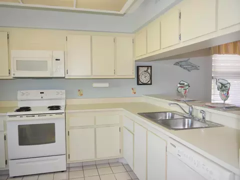 4590 NE Sandpebble Trce #401, Stuart, FL 34996 photo 8