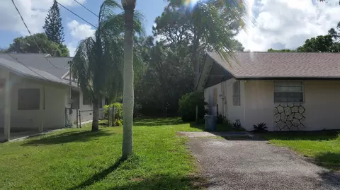 3318 SE Iris St, Stuart, FL 34997 photo 2