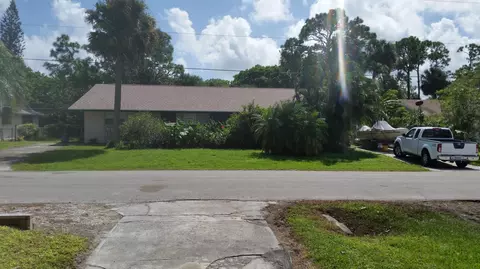 3318 SE Iris St, Stuart, FL 34997 photo 1