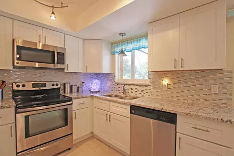 406 Dover Cir, Tequesta, FL 33469 photo 7