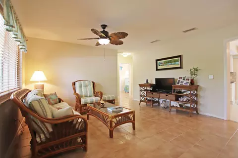 406 Dover Cir, Tequesta, FL 33469 photo 4