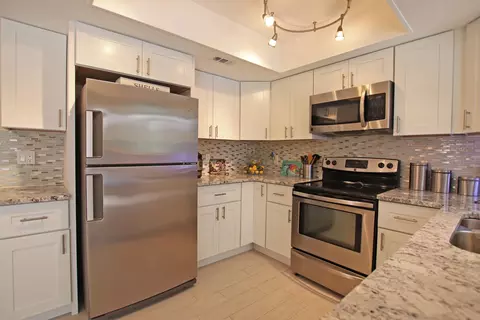 406 Dover Cir, Tequesta, FL 33469 photo 6