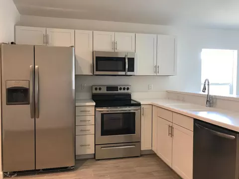 4827 SE Isabelita Ave, Stuart, FL 34997 photo 2