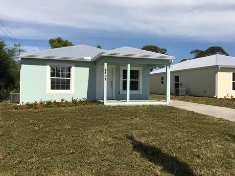 4827 SE Isabelita Ave, Stuart, FL 34997 photo 1
