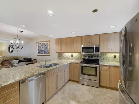 325 Oak Harbour Dr, Juno Beach, FL 33408 photo 3