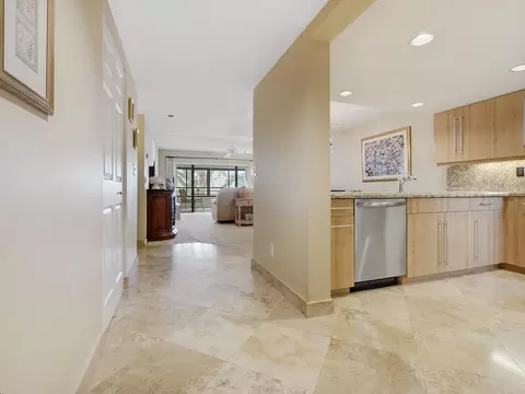 325 Oak Harbour Dr, Juno Beach, FL 33408 photo 2