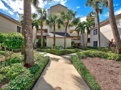 325 Oak Harbour Dr, Juno Beach, FL 33408 photo 1