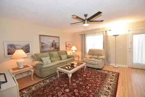 230 Normandy E, Delray Beach, FL 33484 photo 8
