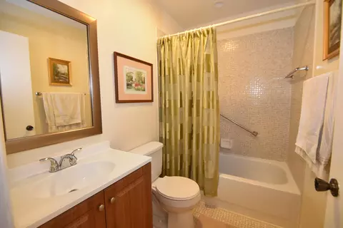 230 Normandy E, Delray Beach, FL 33484 photo 15