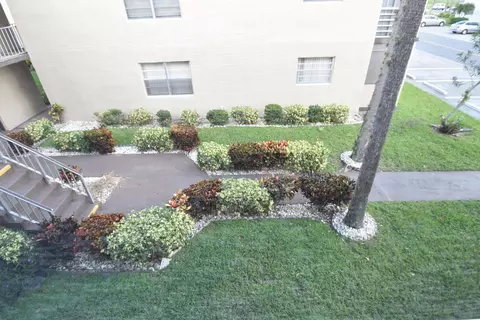 230 Normandy E, Delray Beach, FL 33484 photo 25