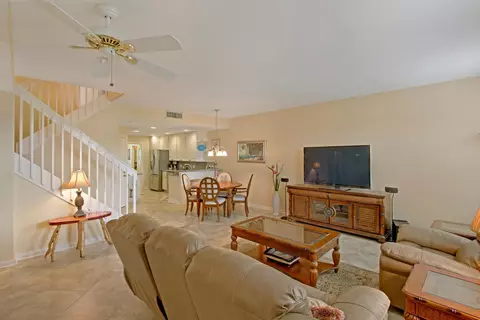 132 Wentworth Ct, Jupiter, FL 33458 photo 5