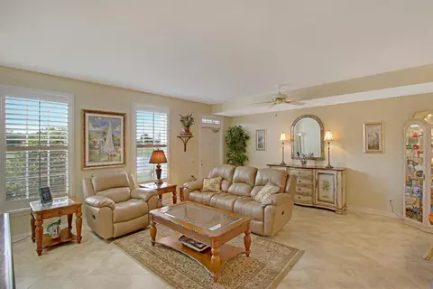 132 Wentworth Ct, Jupiter, FL 33458 photo 4