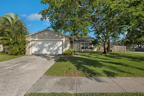 111 Chadwick Dr, Jupiter, FL 33458 photo 1