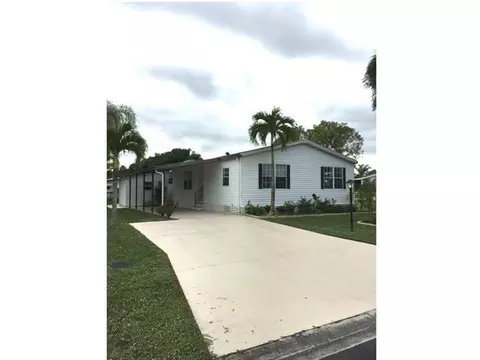 2460 SW Versailles, Stuart, FL 34997 photo 11