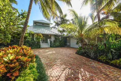 12 Coconut Ln, Tequesta, FL 33469 photo 1