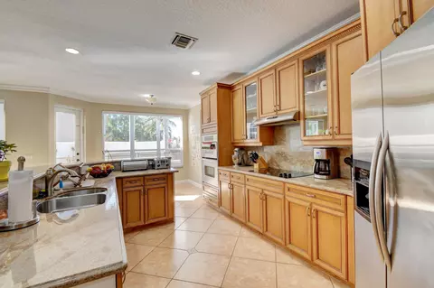 1638 E Classical Blvd, Delray Beach, FL 33445 photo 6