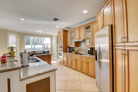1638 E Classical Blvd, Delray Beach, FL 33445 photo 8