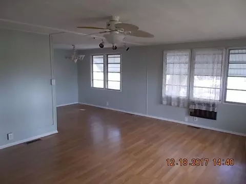 147 SE Riverbend St, Stuart, FL 34997 photo 4