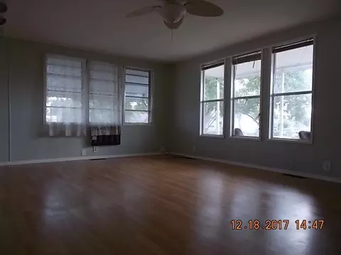 147 SE Riverbend St, Stuart, FL 34997 photo 2
