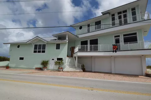 953 SE Macarthur Blvd, Stuart, FL 34996 photo 1
