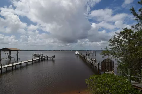 953 SE Macarthur Blvd, Stuart, FL 34996 photo 4