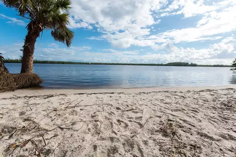6082 SE Riverboat Dr, Stuart, FL 34997 photo 5
