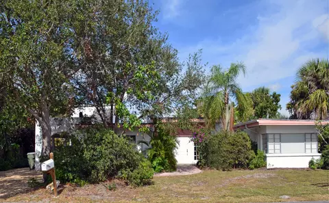 1037 SE Riverside Dr, Stuart, FL 34996 photo 4