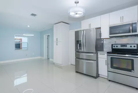 791 SE 3rd Pl, Hialeah, FL 33010 photo 7