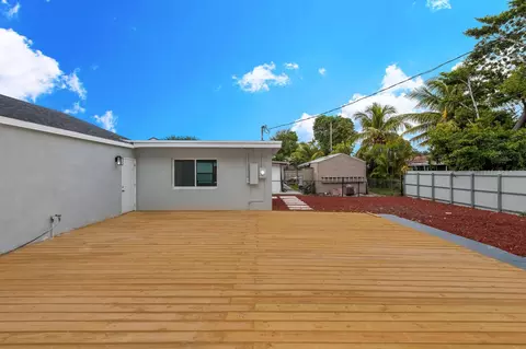 791 SE 3rd Pl, Hialeah, FL 33010 photo 23