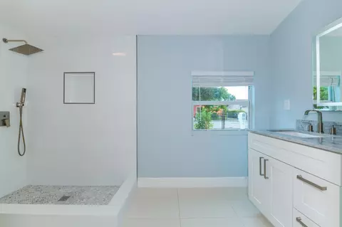 791 SE 3rd Pl, Hialeah, FL 33010 photo 11