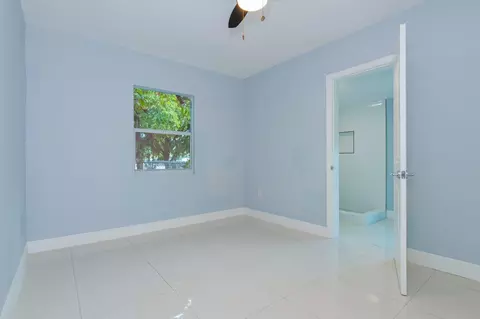 791 SE 3rd Pl, Hialeah, FL 33010 photo 10