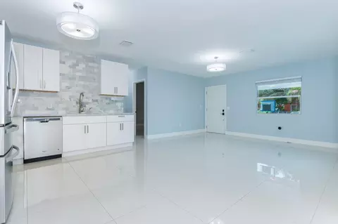 791 SE 3rd Pl, Hialeah, FL 33010 photo 8