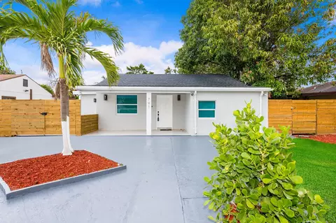 791 SE 3rd Pl, Hialeah, FL 33010 photo 1