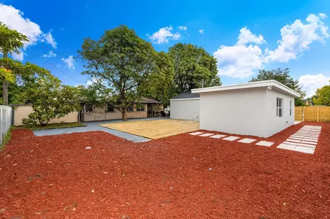791 SE 3rd Pl, Hialeah, FL 33010 photo 21
