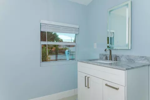 791 SE 3rd Pl, Hialeah, FL 33010 photo 12