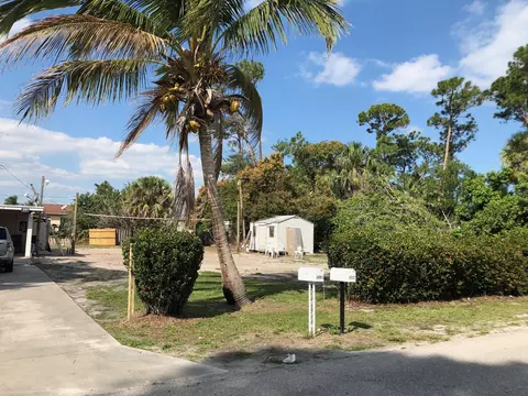 3001 SE Clayton St, Stuart, FL 34997 photo 2
