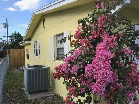2377 SE Monroe St, Stuart, FL 34997 photo 3