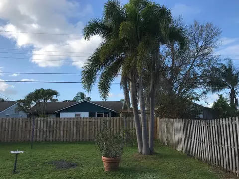 2377 SE Monroe St, Stuart, FL 34997 photo 6