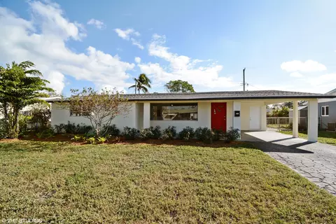 330 SE 3rd Ct, Deerfield Beach, FL 33441 photo 2