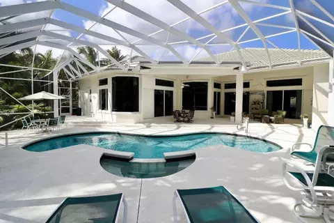 5394 Point Ln E, Jupiter, FL 33458 photo 2
