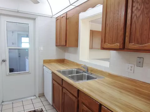 2339 SE Madison St, Stuart, FL 34997 photo 6